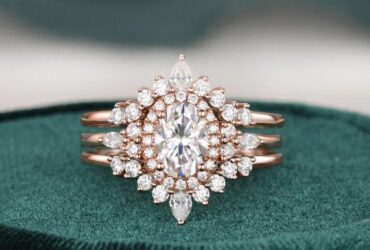 Stunning Moissanite Bridal Set Rings